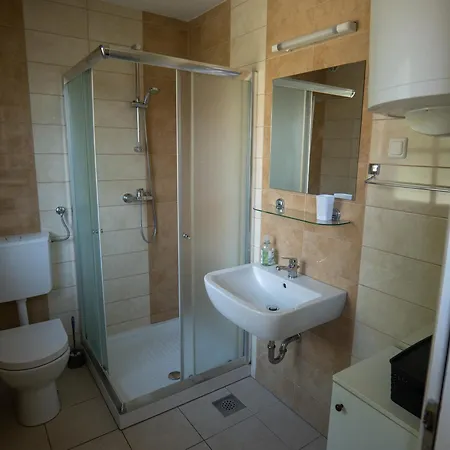 דירה 47 Sara, Terme Catez *