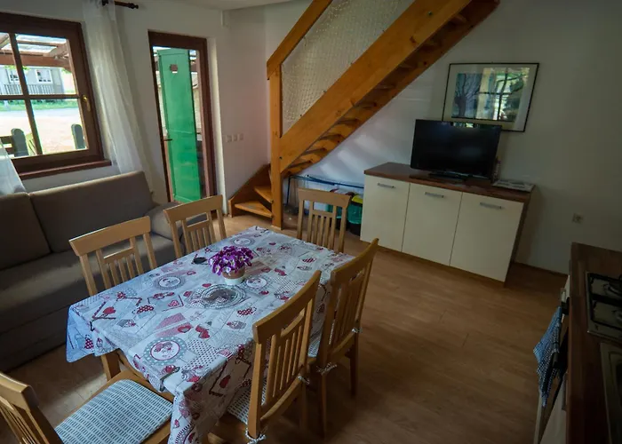 47 Sara, Terme Catez Apartmán *